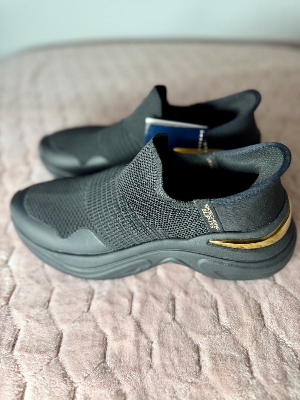 Skechers Black Slip-On Knit Sneakers with Gold Heel Trim Size 8 NWT